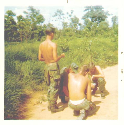 Lt+Smith+26+Wiremen+on+Trail.jpg